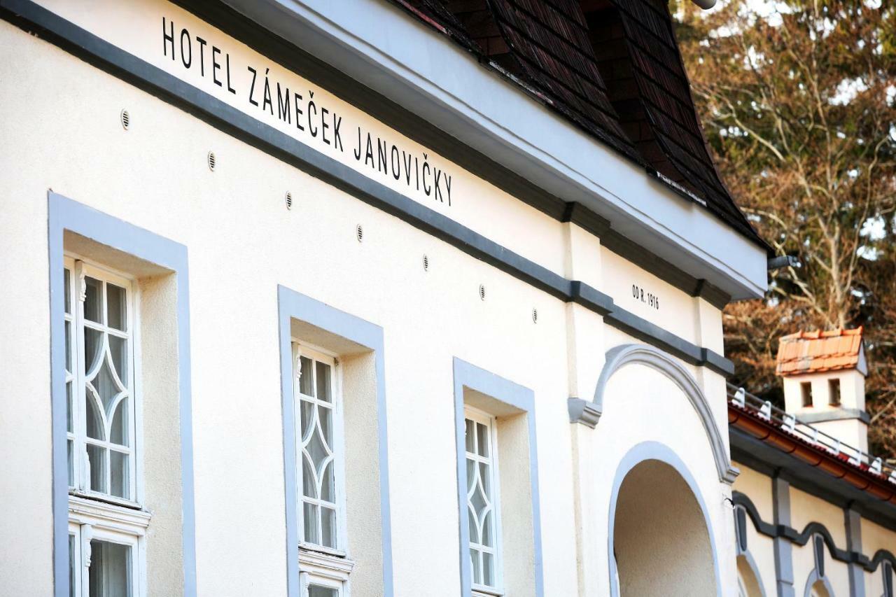 Hotel Zamecek Janovicky Broumov Luaran gambar